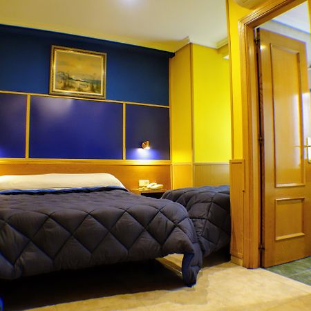 โอสตัล บ็อกเซส Hotel โตเลโด ภายนอก รูปภาพ