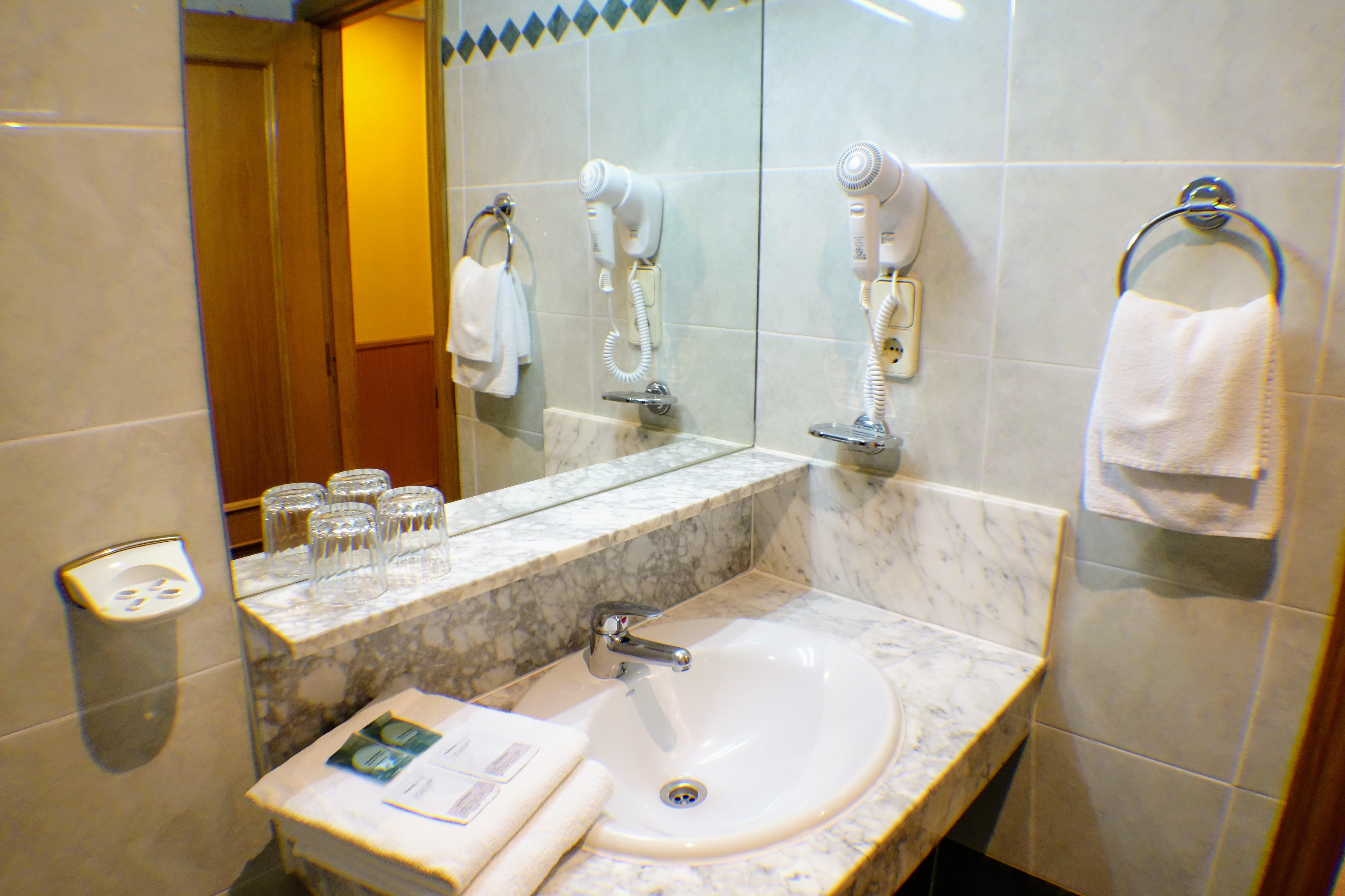 โอสตัล บ็อกเซส Hotel โตเลโด ภายนอก รูปภาพ