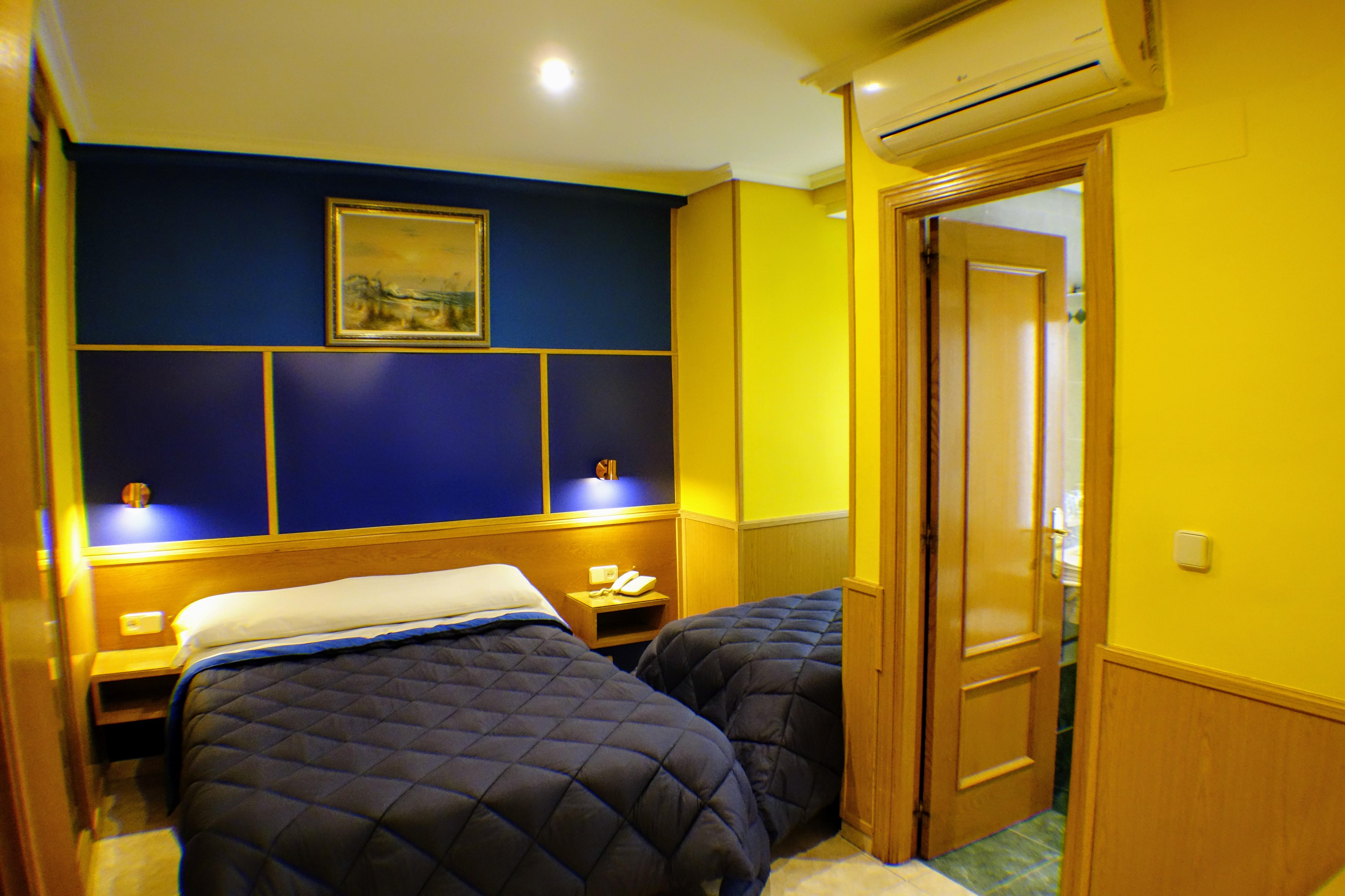 โอสตัล บ็อกเซส Hotel โตเลโด ภายนอก รูปภาพ