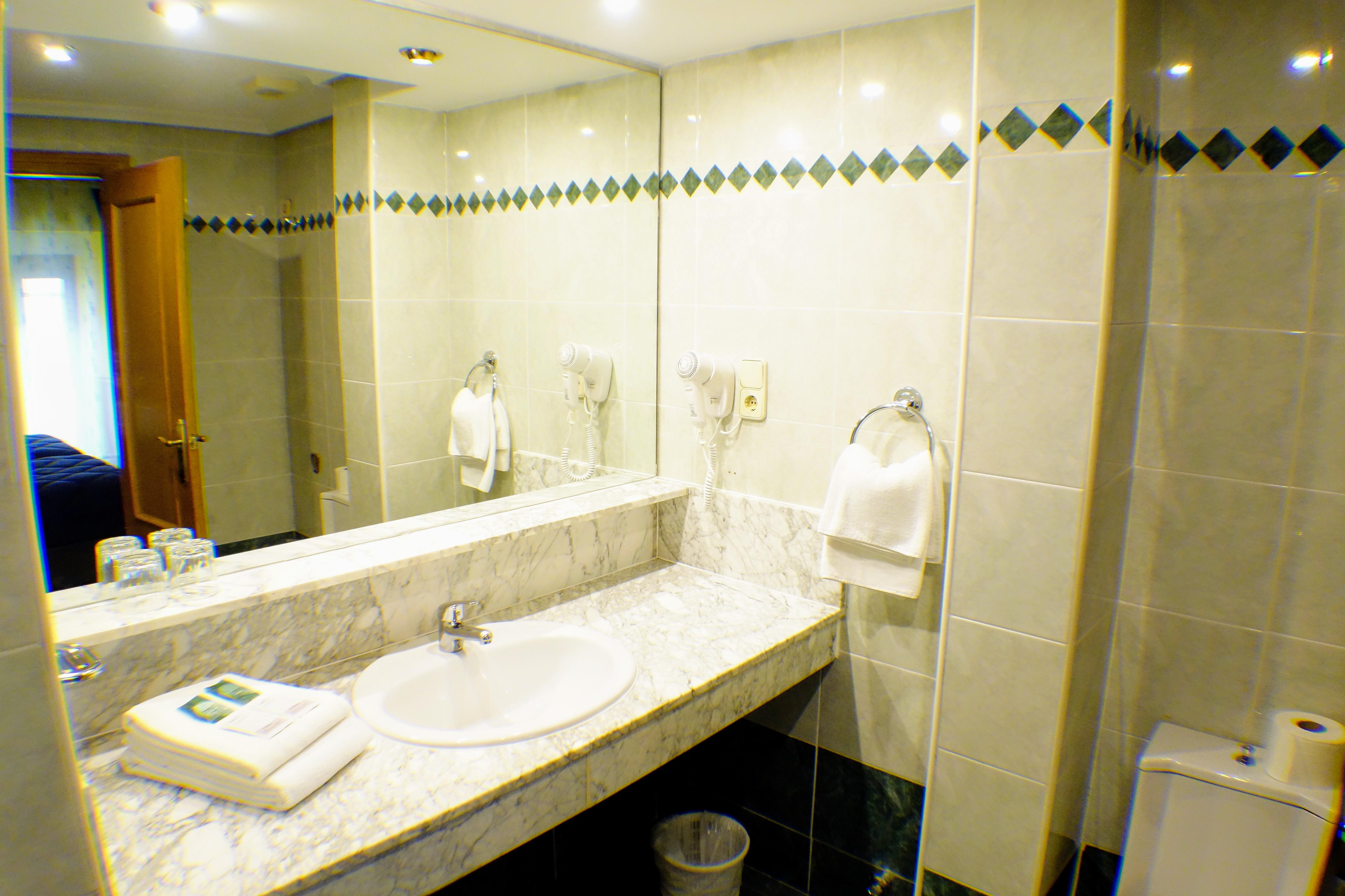 โอสตัล บ็อกเซส Hotel โตเลโด ภายนอก รูปภาพ
