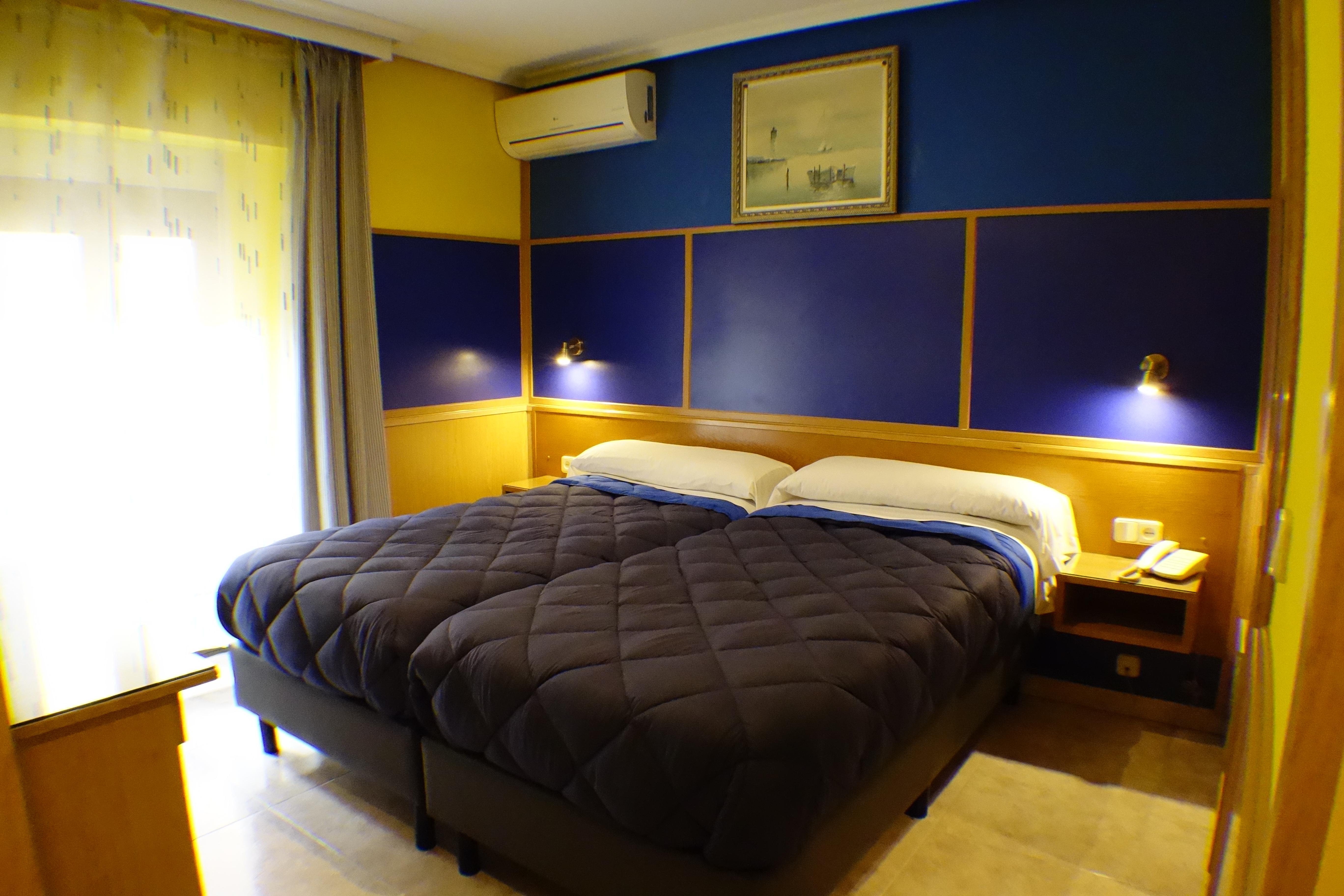 โอสตัล บ็อกเซส Hotel โตเลโด ภายนอก รูปภาพ