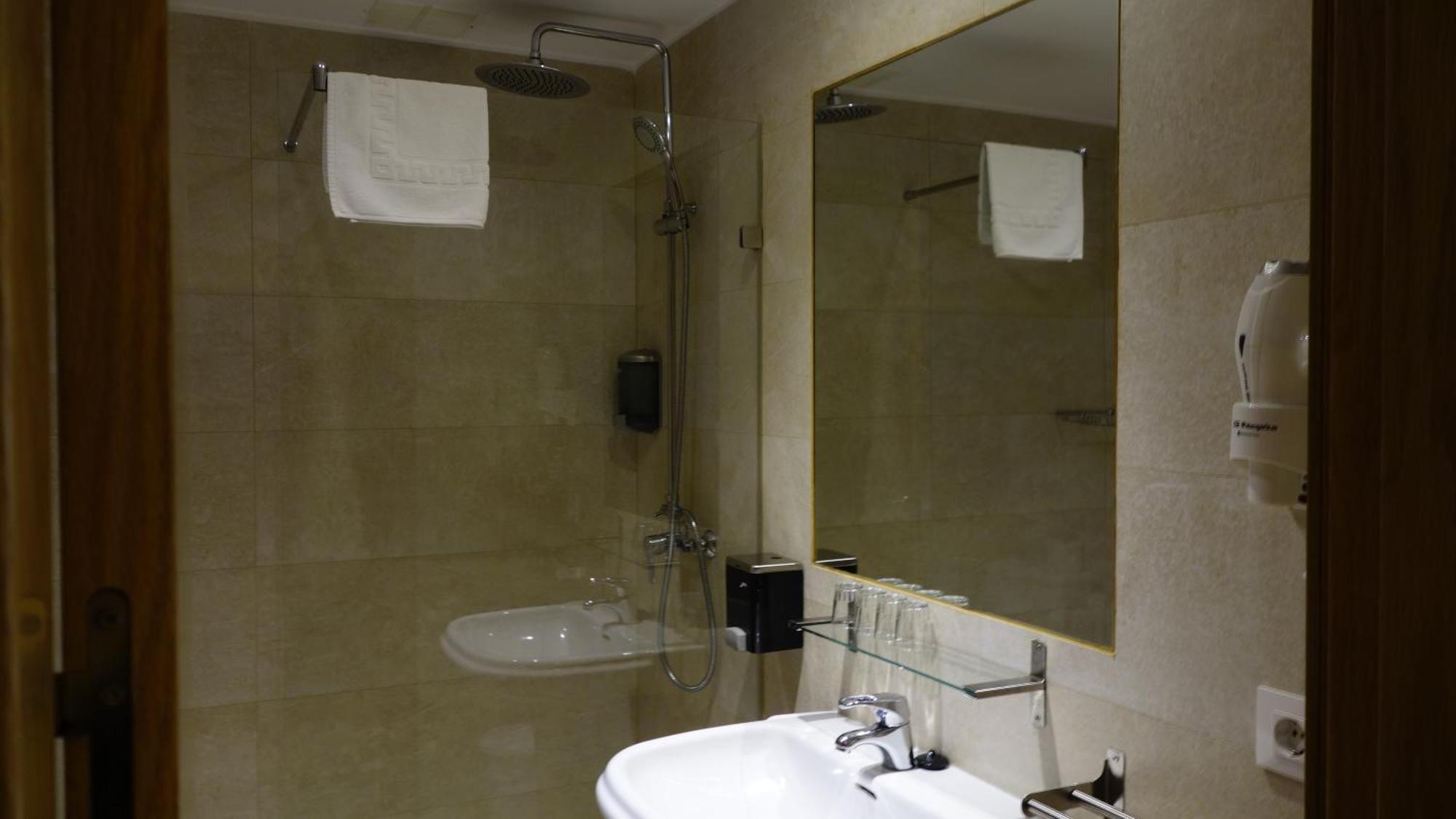 โอสตัล บ็อกเซส Hotel โตเลโด ภายนอก รูปภาพ