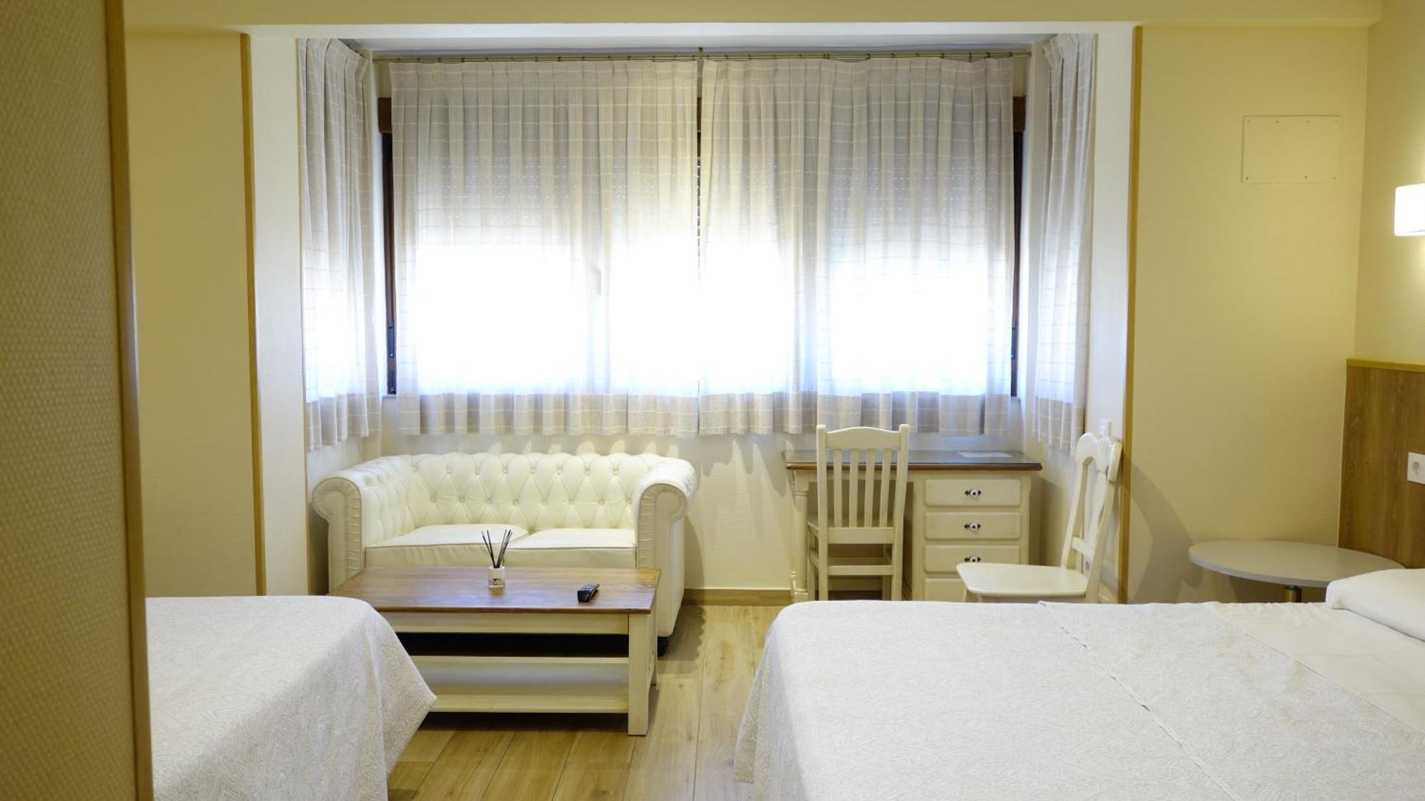 โอสตัล บ็อกเซส Hotel โตเลโด ภายนอก รูปภาพ