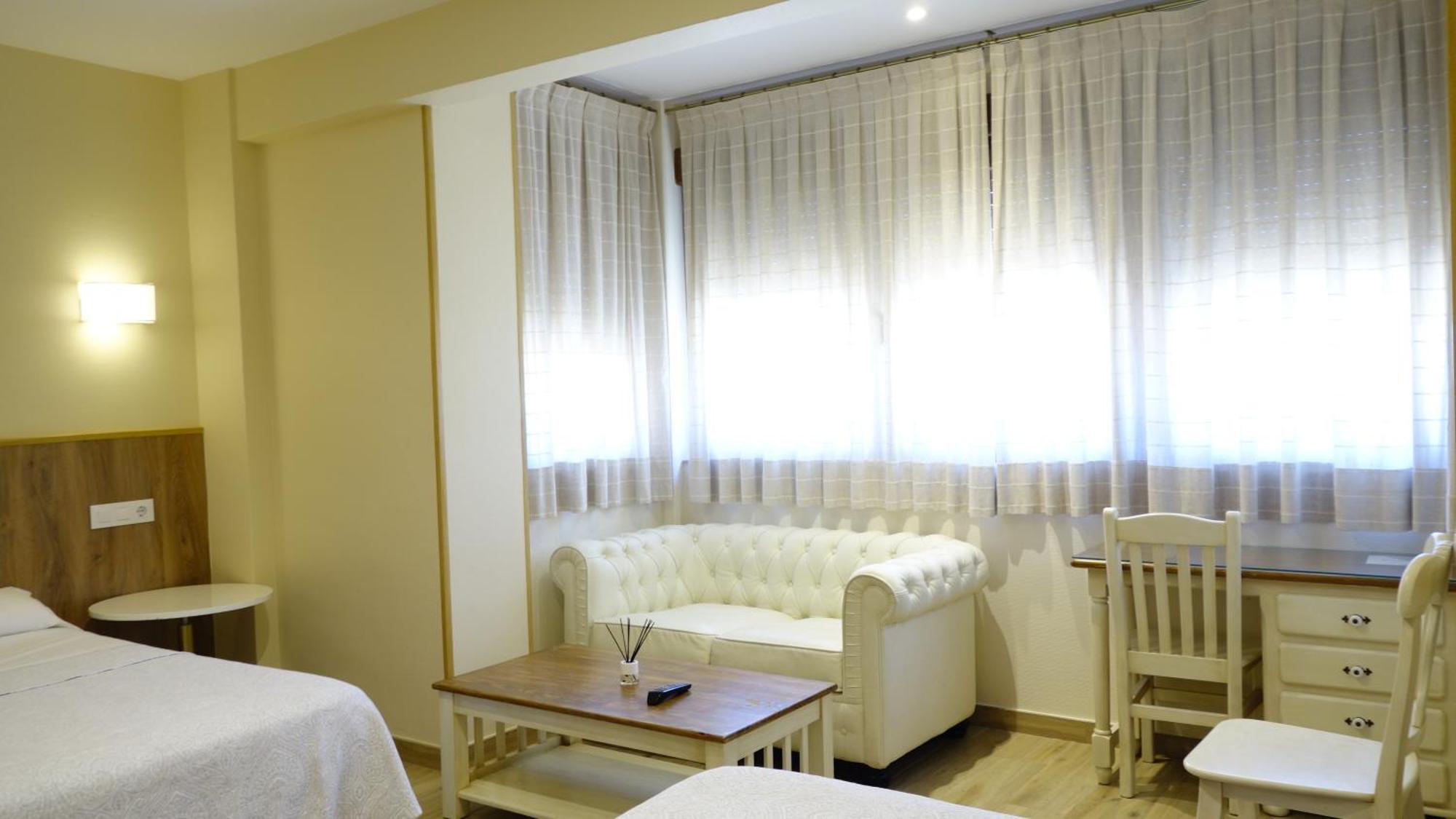 โอสตัล บ็อกเซส Hotel โตเลโด ภายนอก รูปภาพ